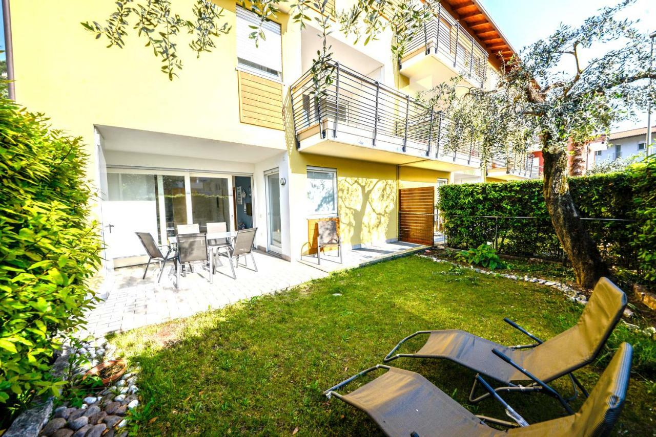 Lake & Pool Apartamento Torbole Sul Garda Exterior foto
